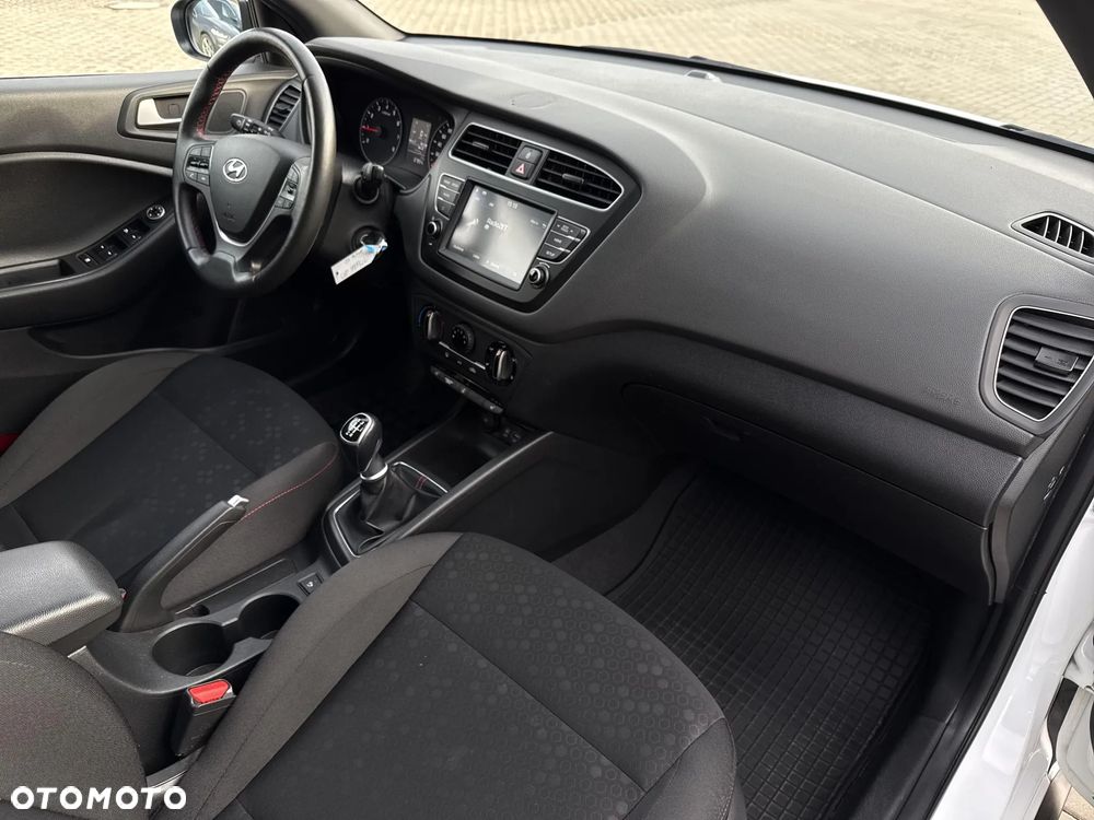 Hyundai i20 - 23