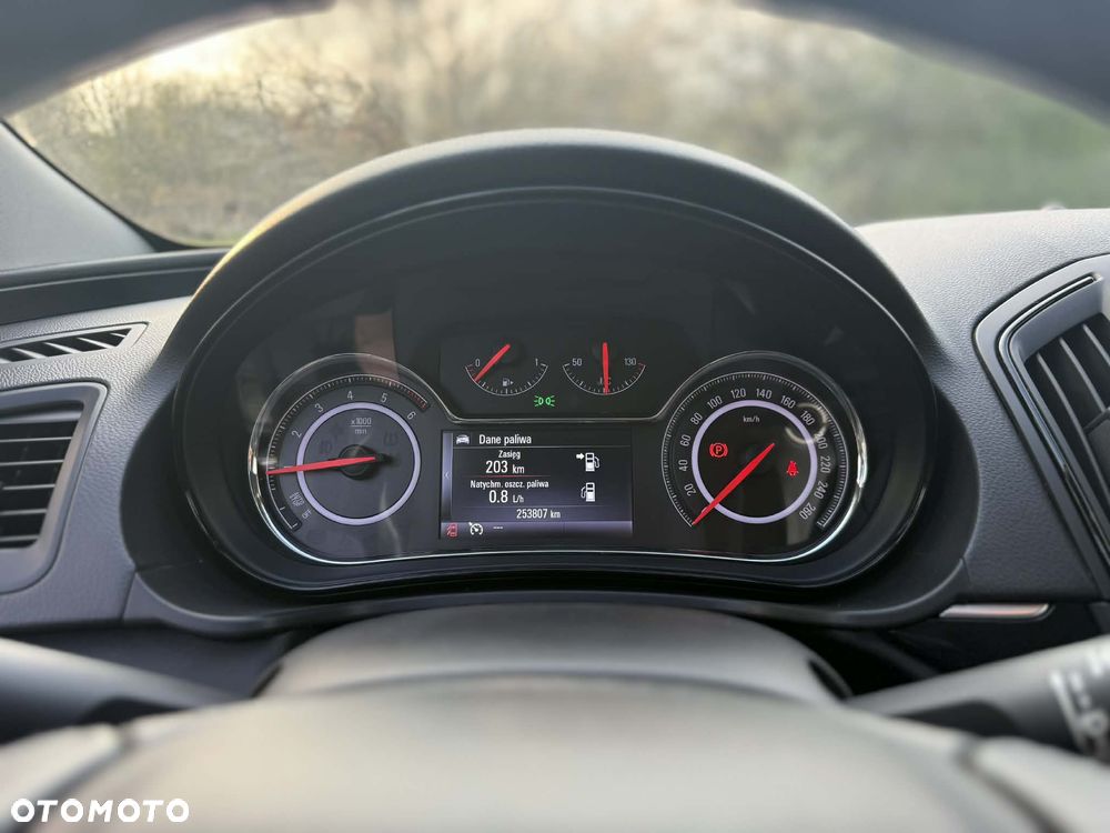 Opel Insignia - 8