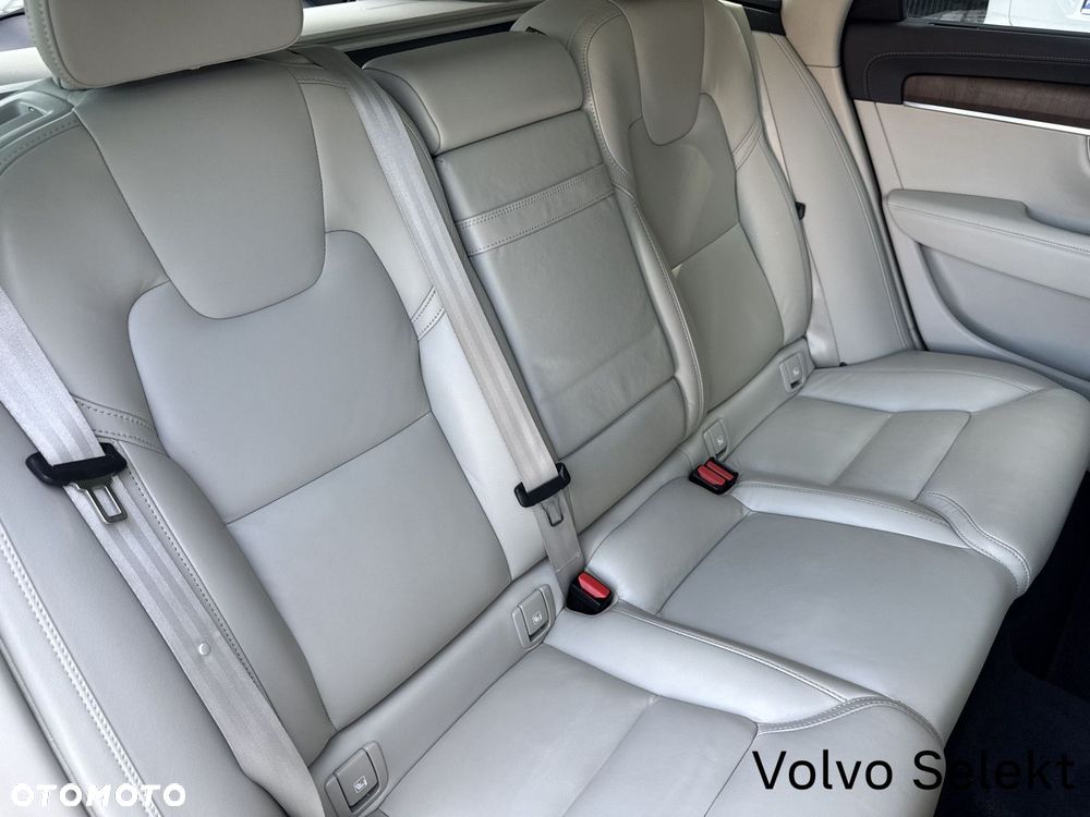 Volvo V90 Cross Country - 12