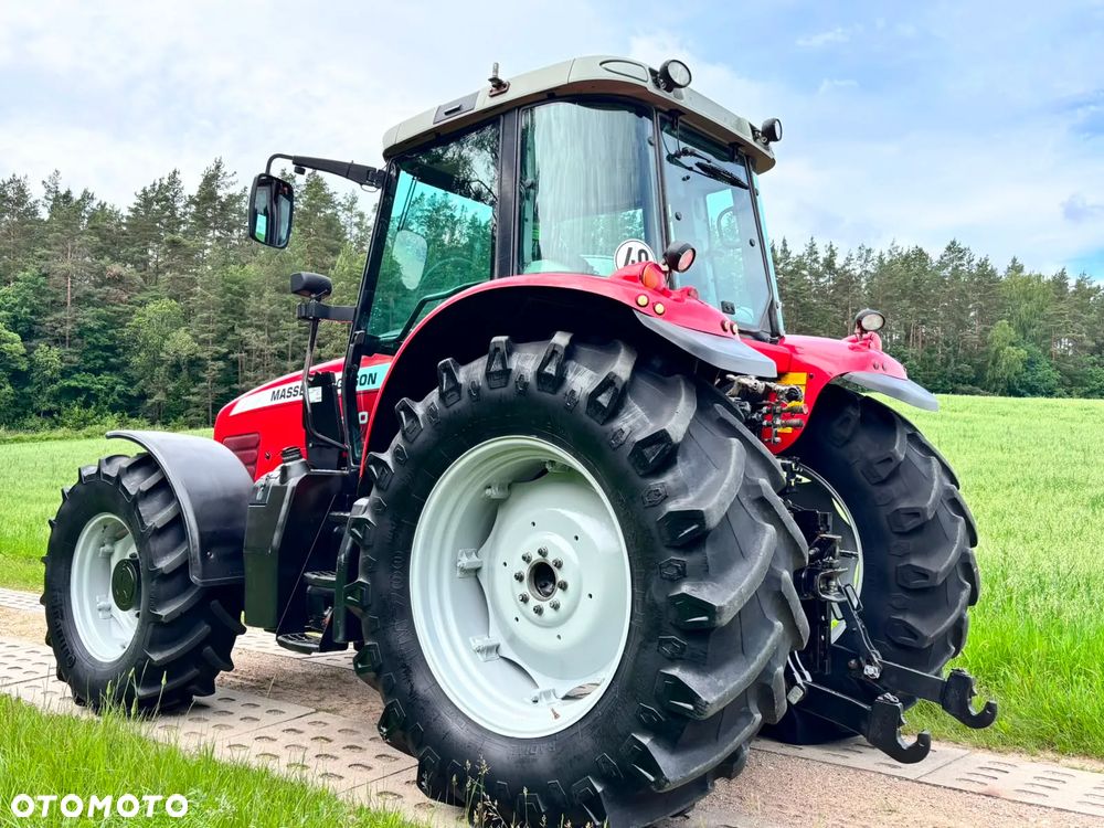 John Deere Massey ferguson - 8