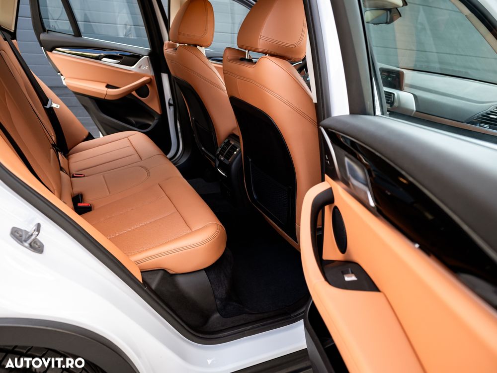 BMW X3 xDrive20d AT Luxury Line - 33