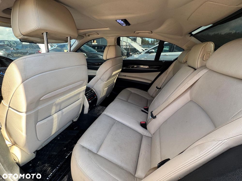 BMW Seria 7 - 19