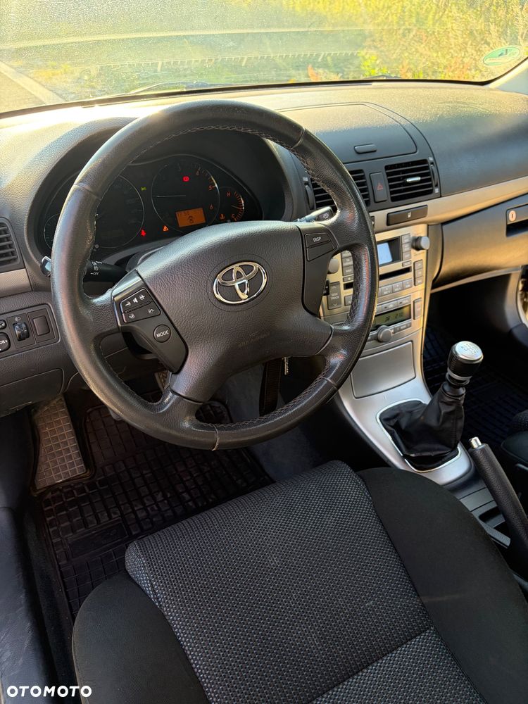 Toyota Avensis 2.0 D-4D Sol - 20