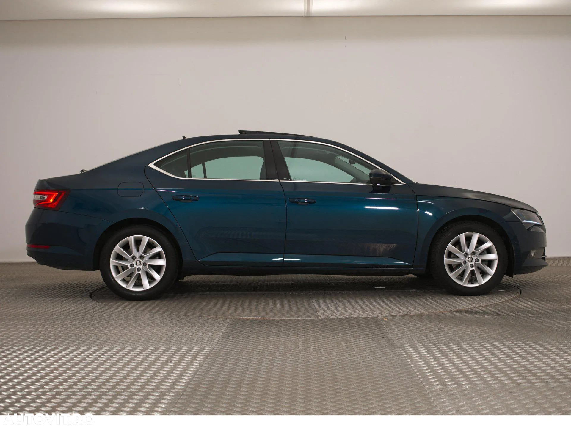 Skoda Superb 1.6 TDI DSG Style - 20