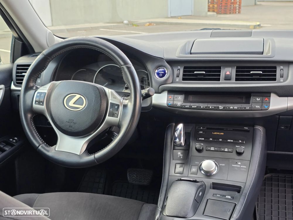 Lexus CT 200h - 9