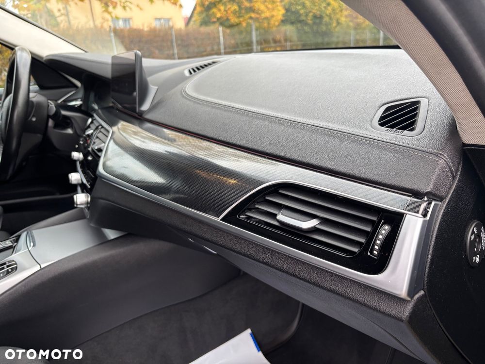 BMW Seria 5 520d mHEV - 23