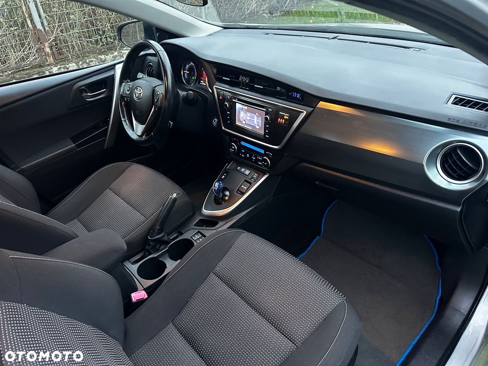 Toyota Auris 1.8 HSD Luna - 19