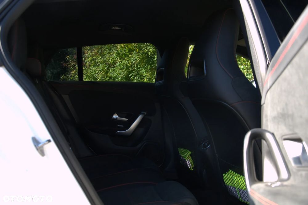 Mercedes-Benz CLA 220 AMG Line 7G-DCT - 14