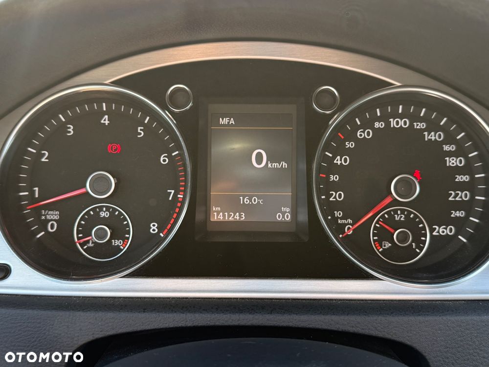 Volkswagen Passat 1.4 TSI Highline - 25