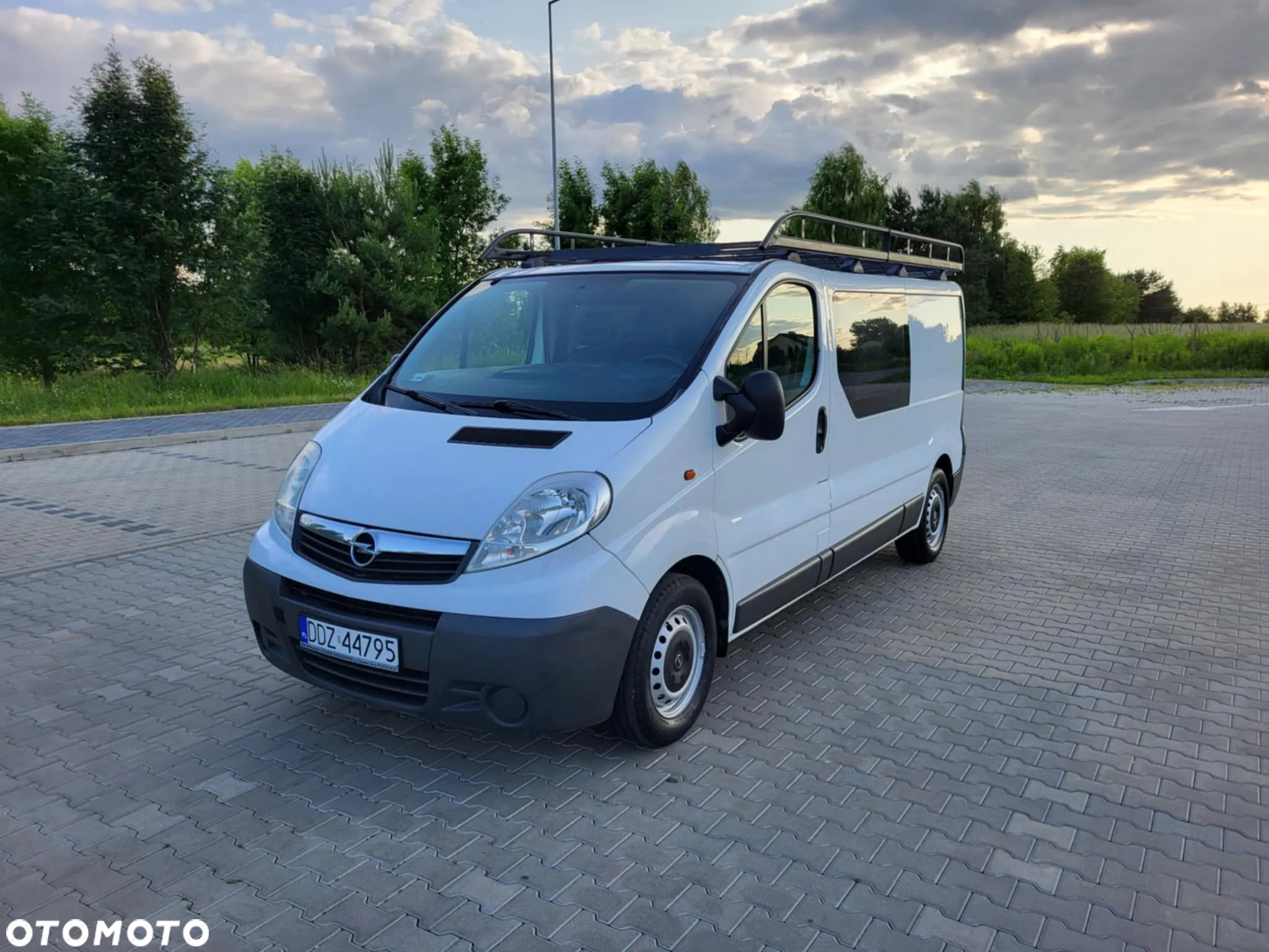 Opel Vivaro - 8