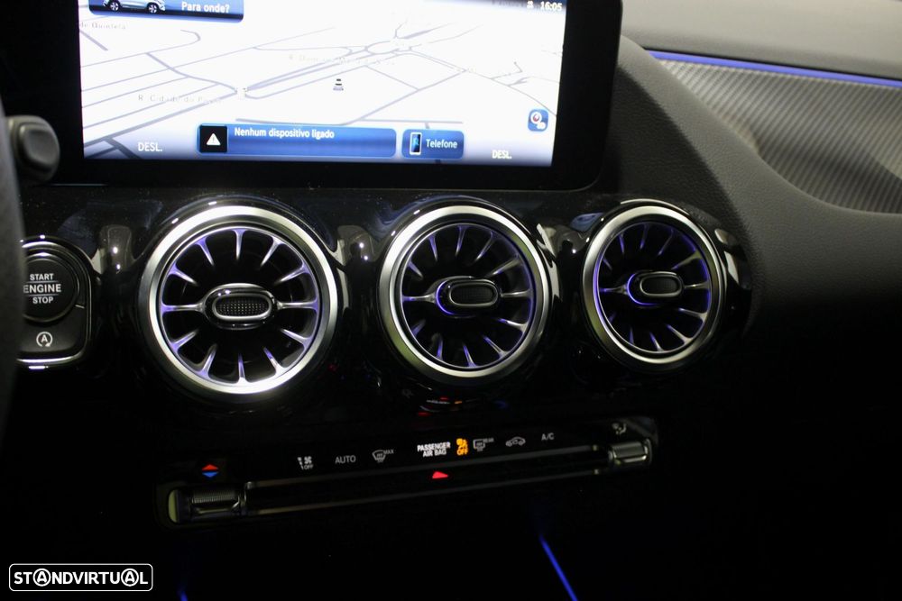Mercedes-Benz GLA 180 d AMG Line - 33