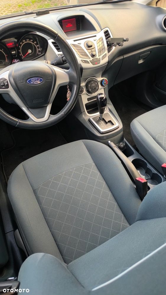 Ford Fiesta 1.4 Autom Champions Edition - 9