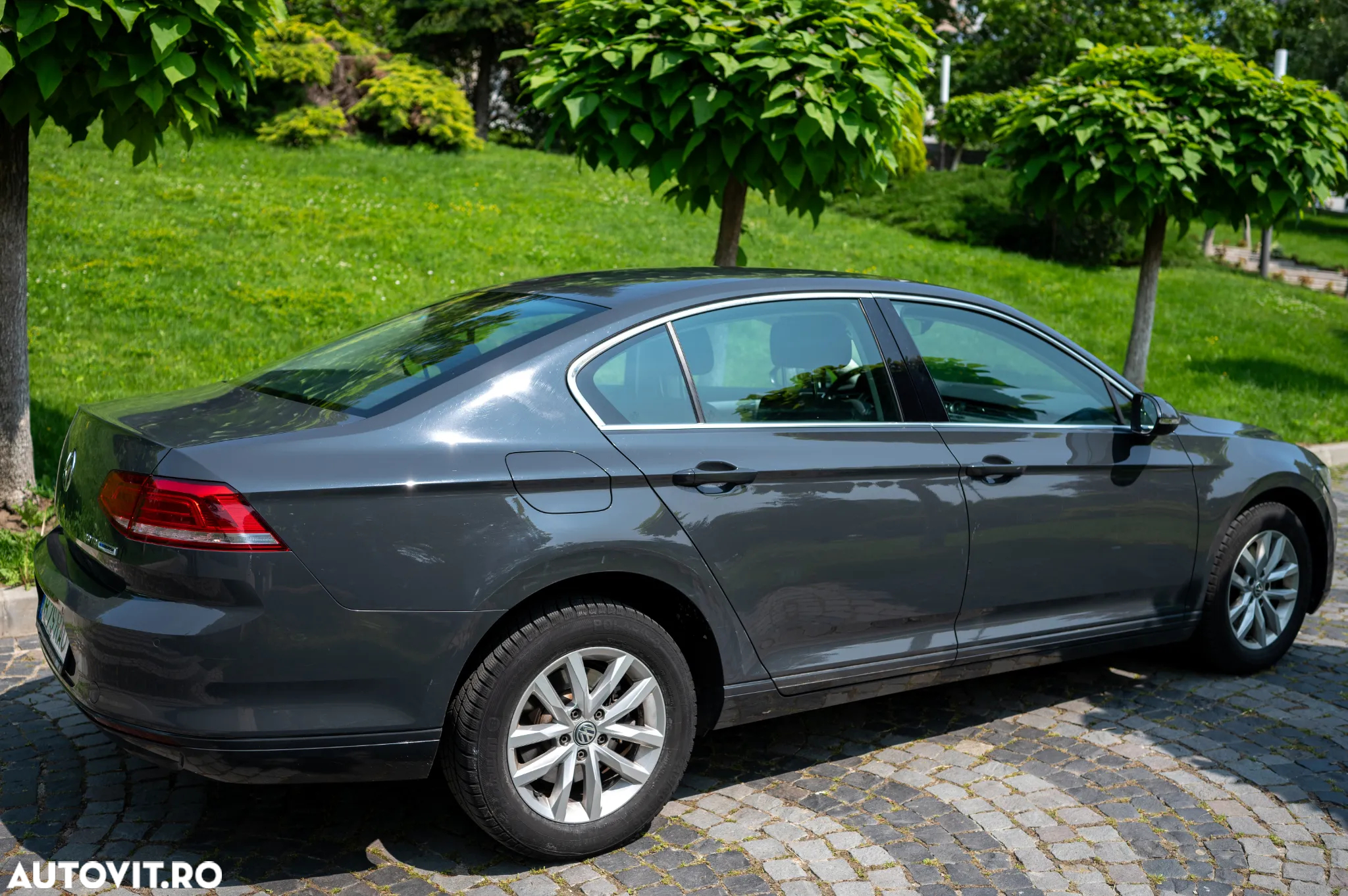Volkswagen Passat - 9