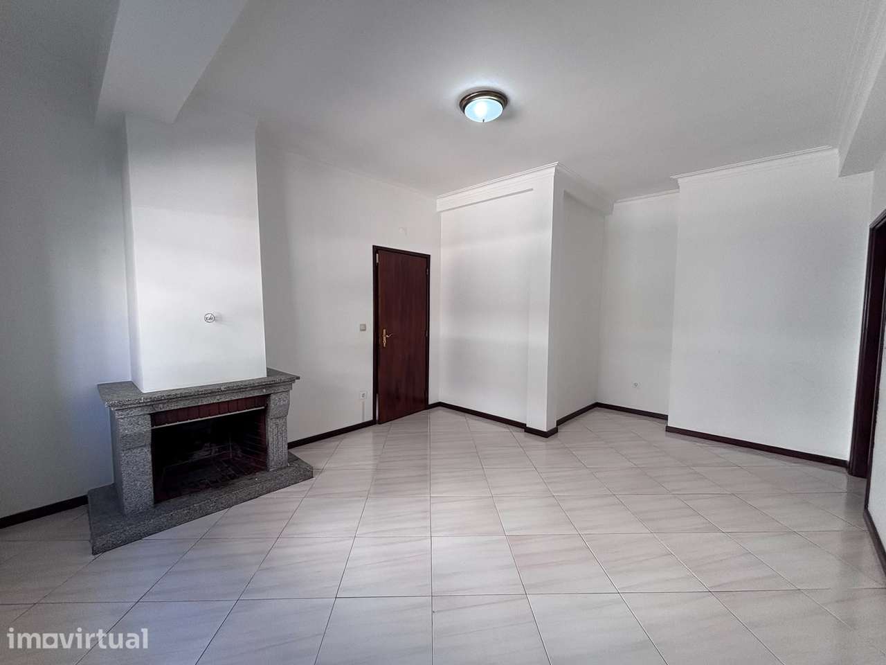 T1 Com Lugar de Garagem no Centro da Cidade - Viseu - Grande imagem: 4/9