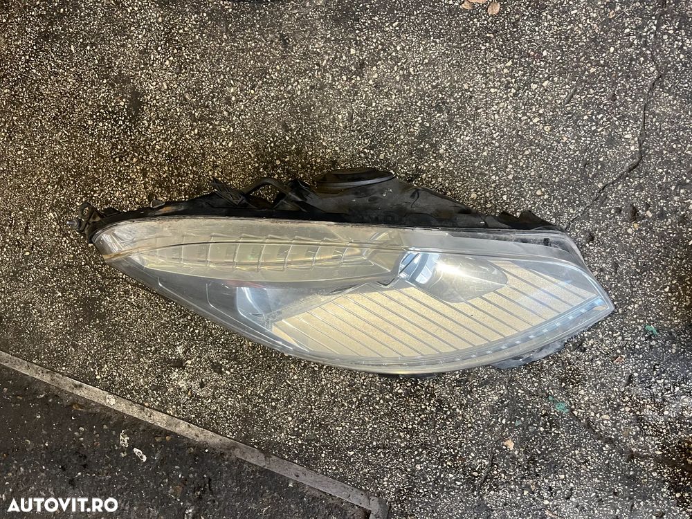 Far dreapta Citroen C4 Picasso 2012 halogen - 5