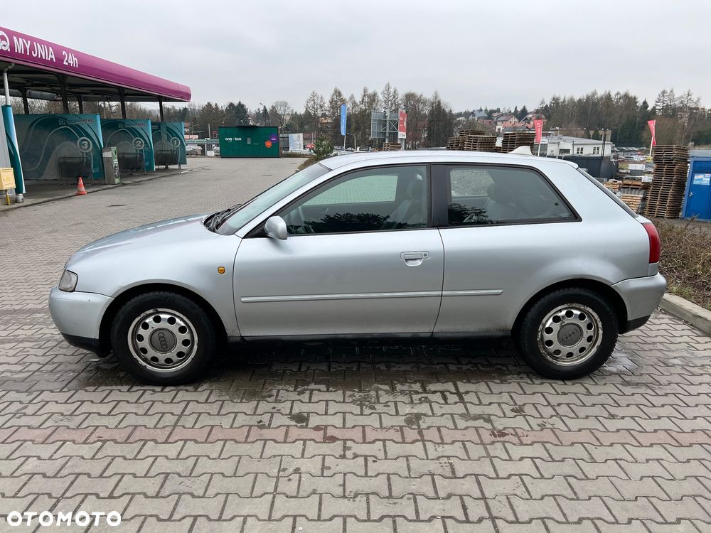 Audi A3 3-drzwiowe 1.6 Attraction - 4