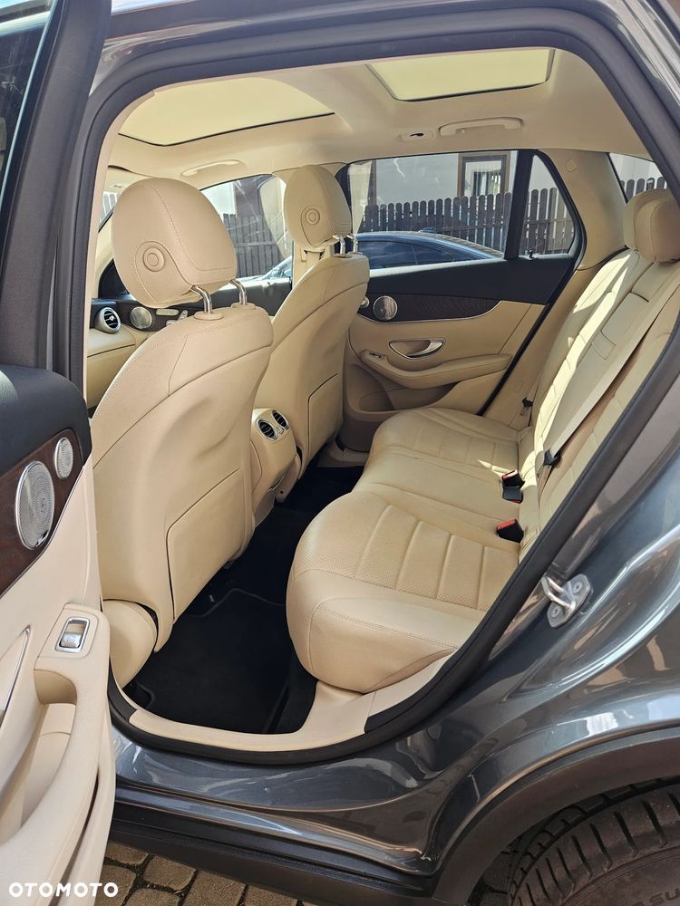 Mercedes-Benz GLC 300 4Matic 9G-TRONIC - 8