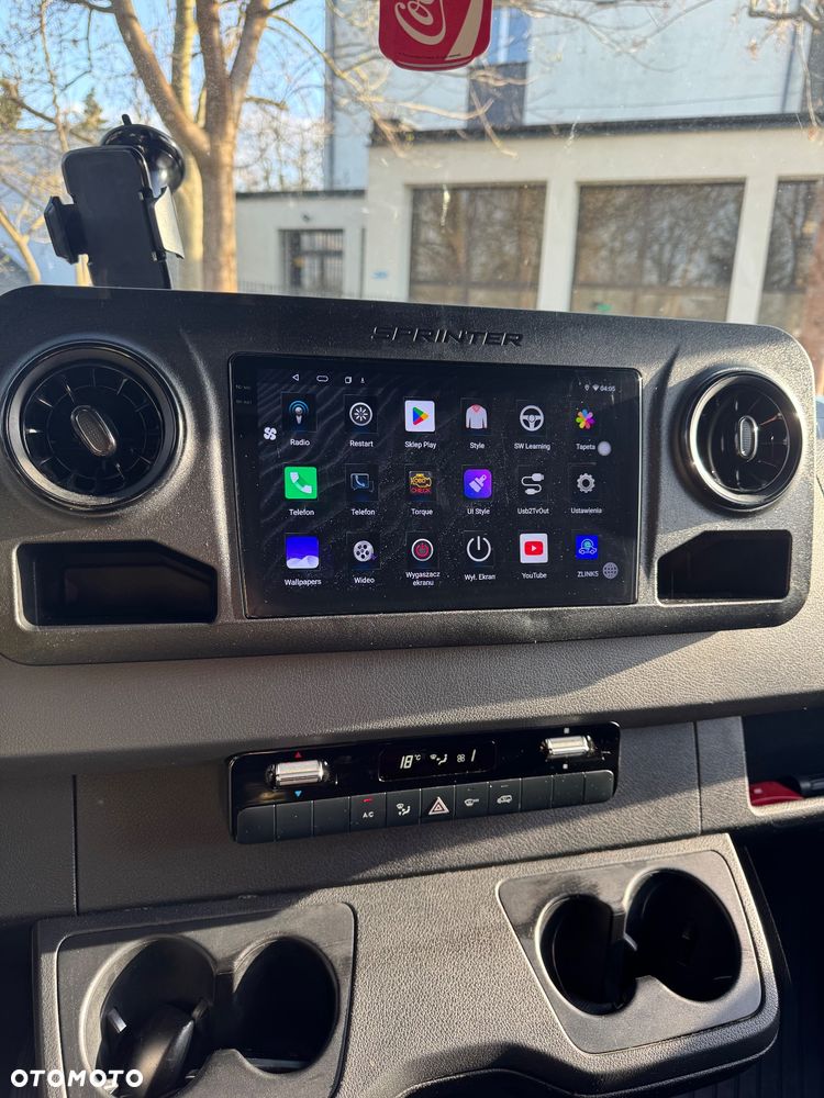 Mercedes-Benz Sprinter 907 - 24