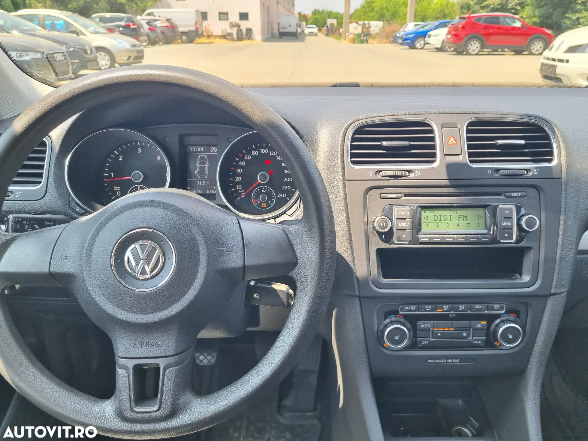 Volkswagen Golf 1.6 TDI BlueMotion Technology Comfortline - 15
