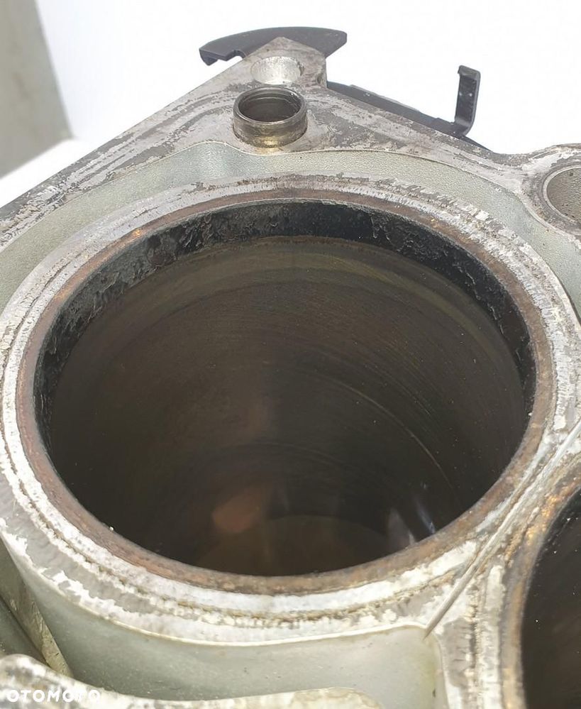 BLOK SILNIKA VOLVO XC90 XC70 V70 S80 XC60 2.4 D5 30677367 - 8