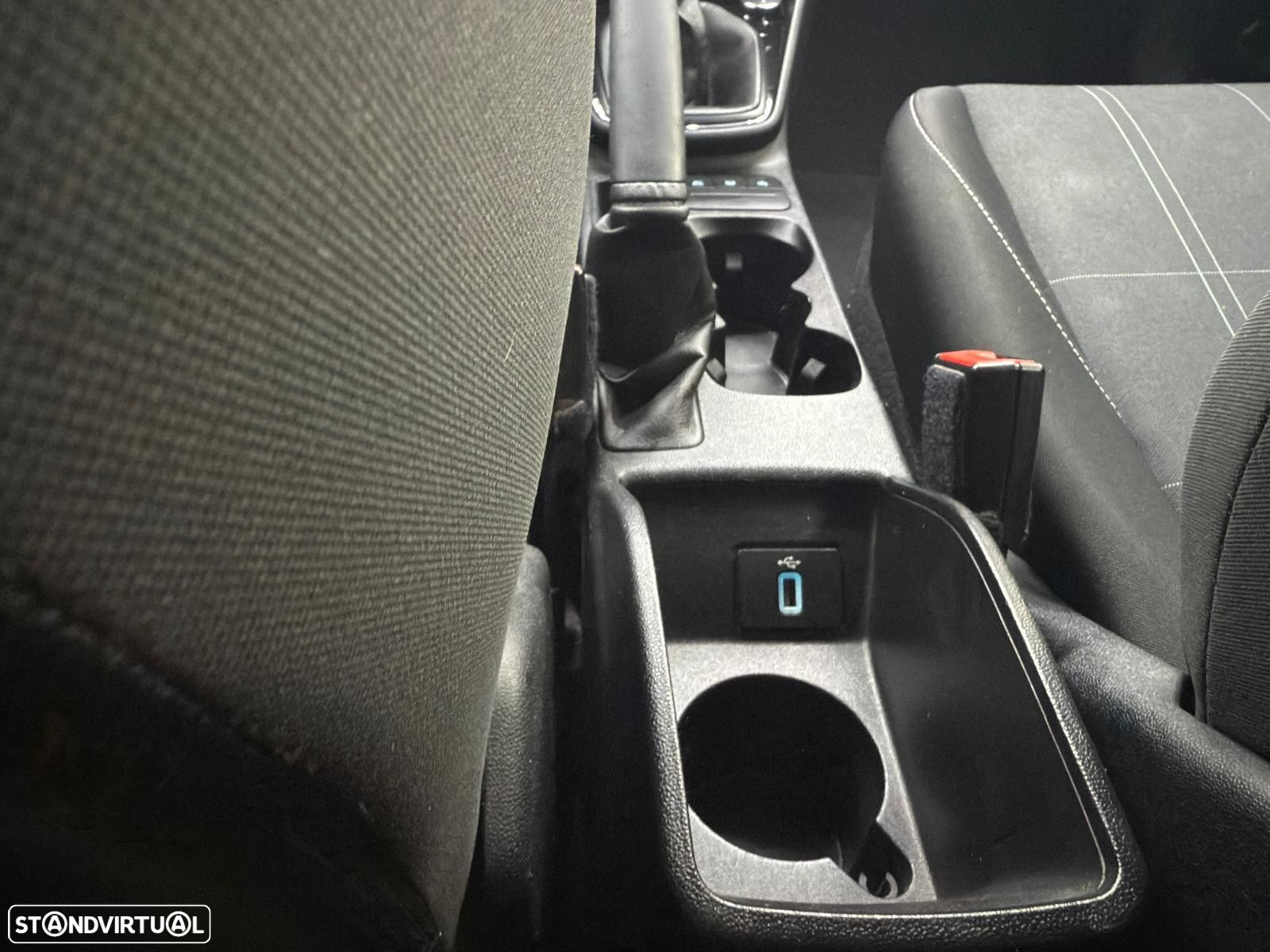 Ford Fiesta 1.0 EcoBoost Connected - 30