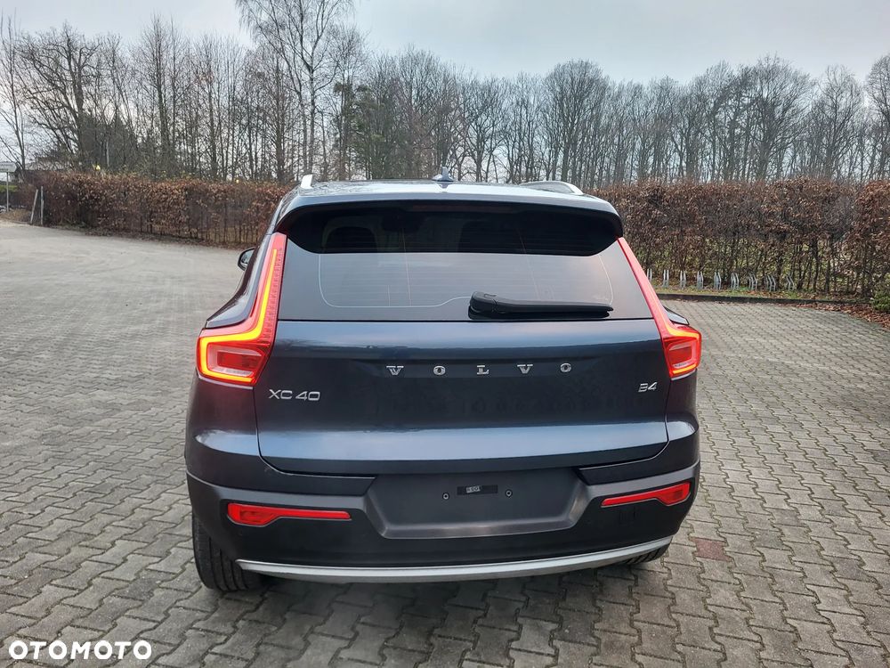 Volvo XC 40 B4 B DKG Momentum - 10