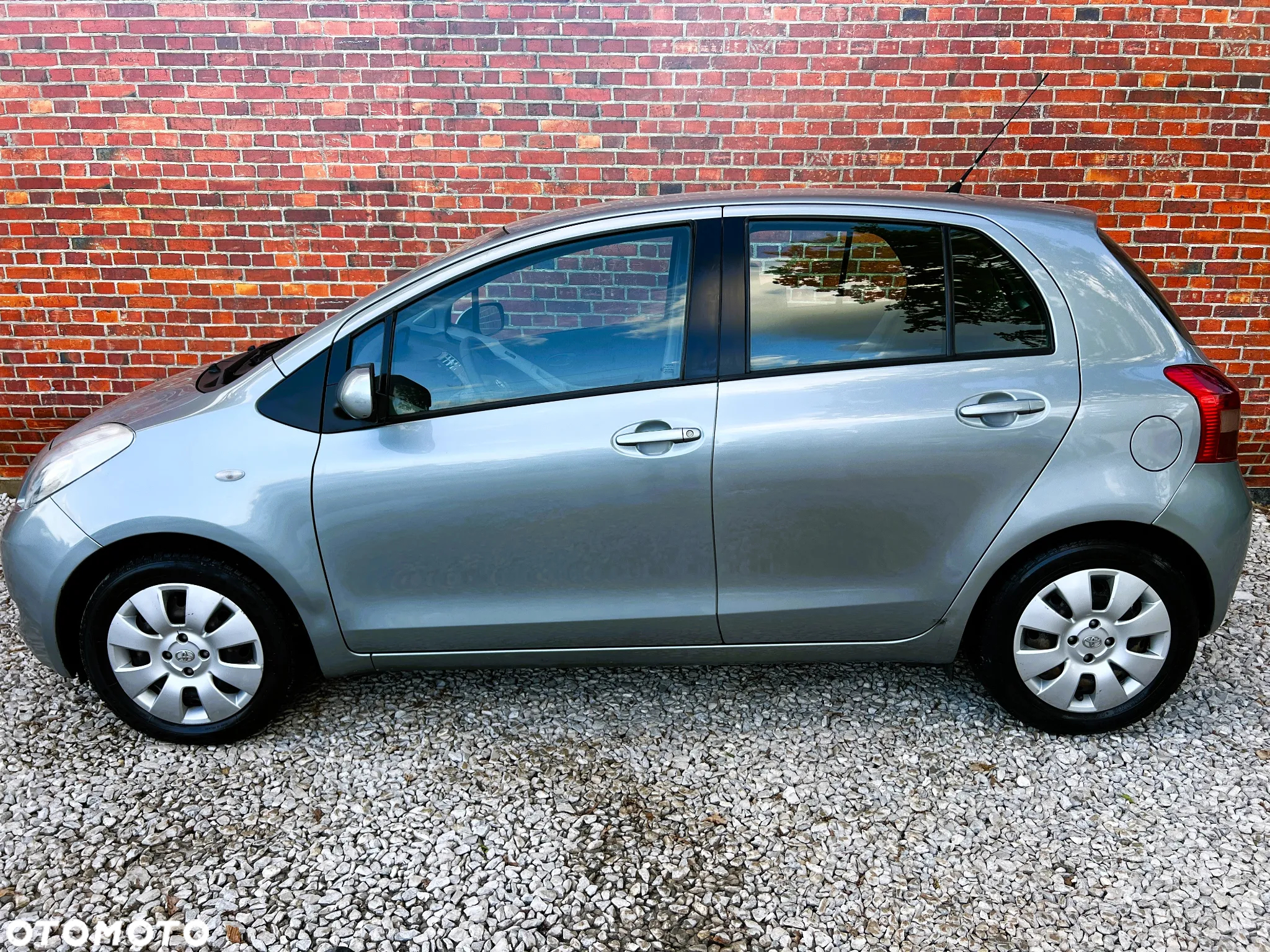 Toyota Yaris - 37