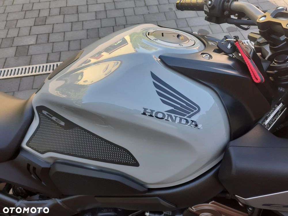 Honda CB - 22