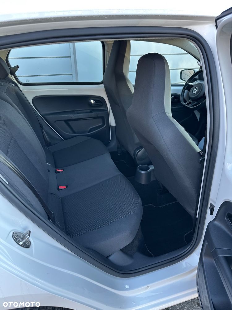 Volkswagen up! - 23