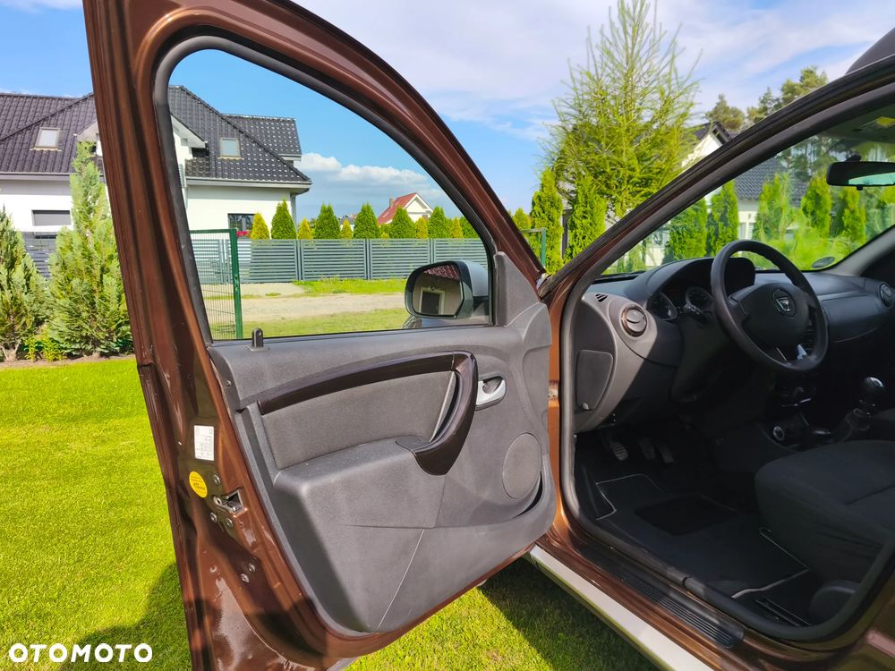 Dacia Duster 1.6 Laureate 4x4 - 14