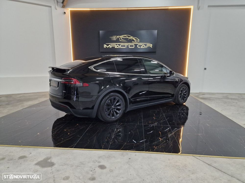Tesla Model X 90D - 25