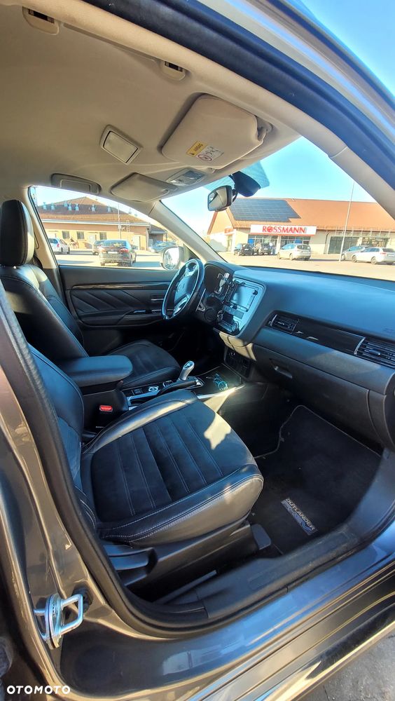 Mitsubishi Outlander - 7