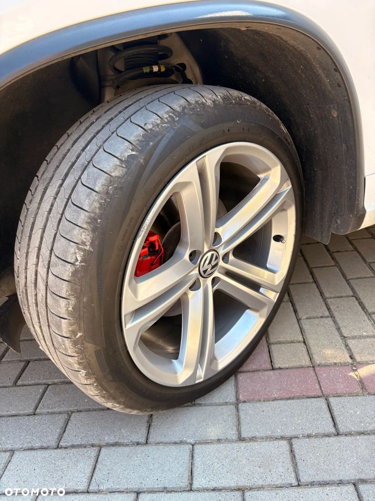 Volkswagen Tiguan 2.0 TDI 4Mot R-Style - 24