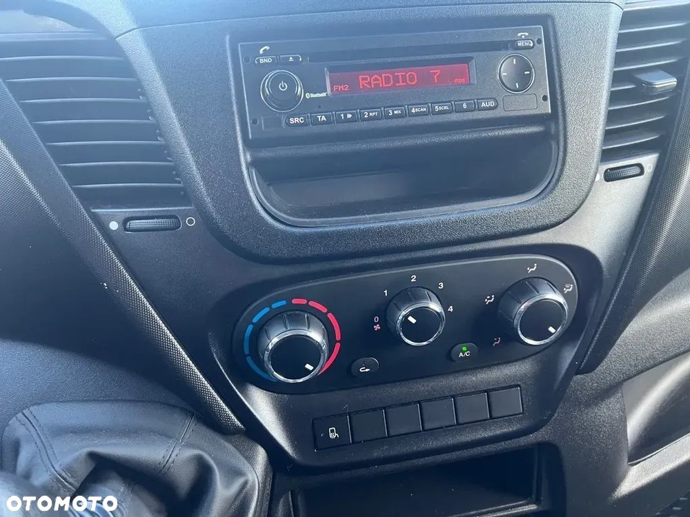 Iveco Daily 35S14  L3H2 2,3 140 KM klima tempomat - 18