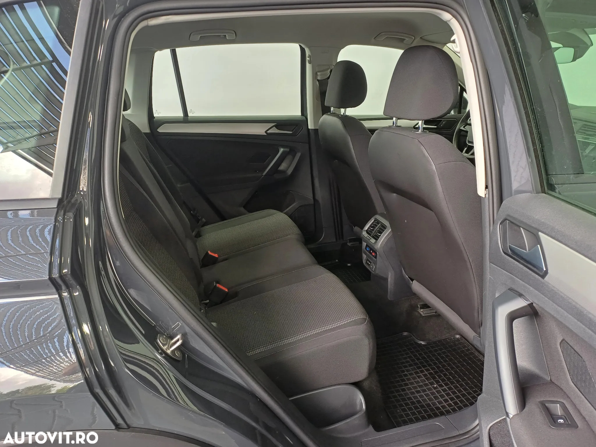 Volkswagen Tiguan 2.0 TDI 4Mot Trendline - 30