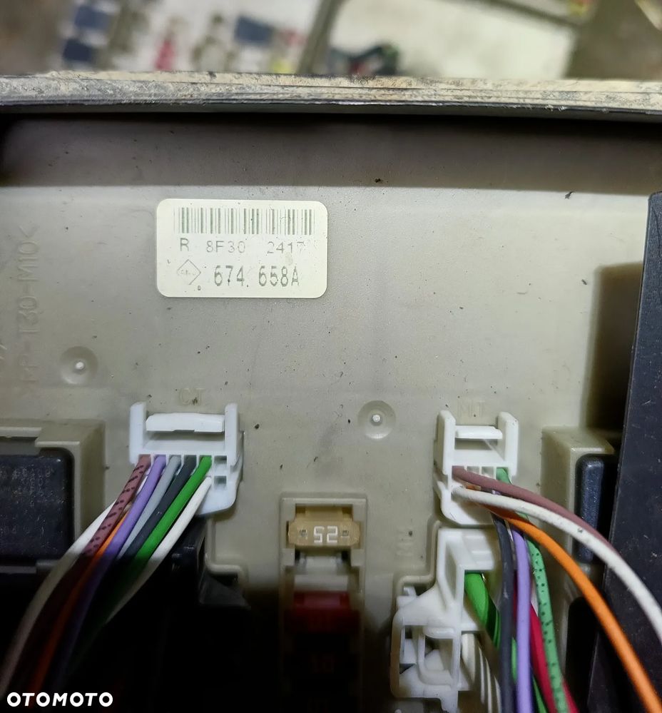 Moduł UCH BSI skrzynka bezpieczników Renault Modus Clio III - 4