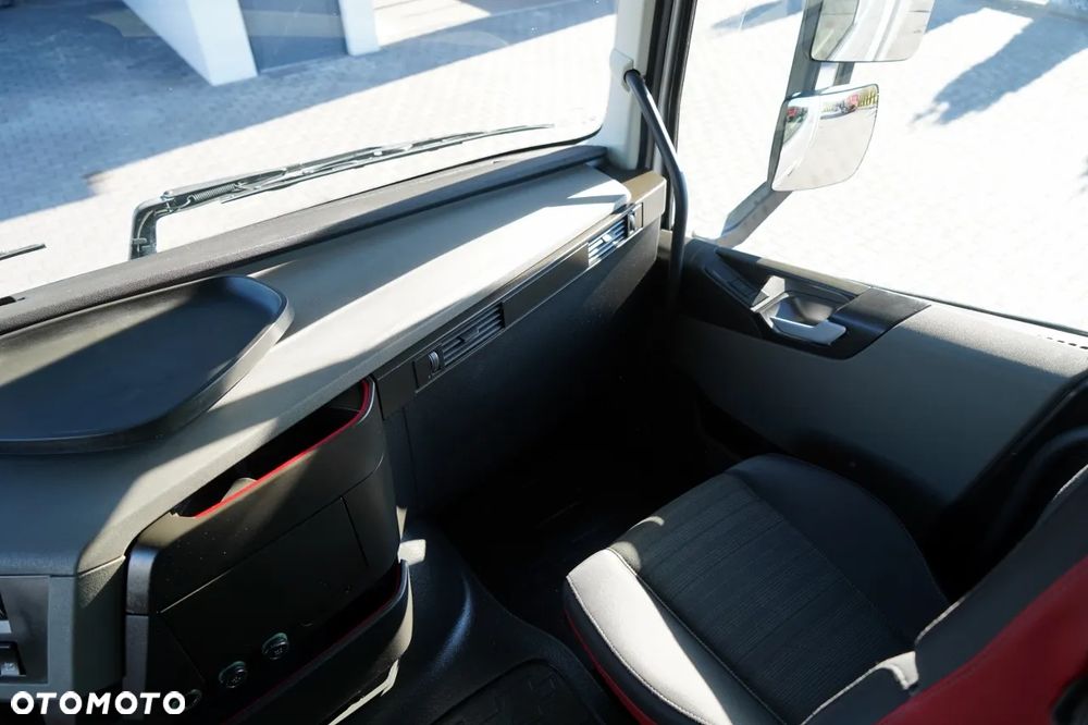Volvo FH 460 / FIRANKA 7,3 M SOLÓWKA / MEGA / KLIMA POSTOJOWA / OŚ PODNOSZONA I SKRĘTNA / MOCNA PODŁOGA / - 30
