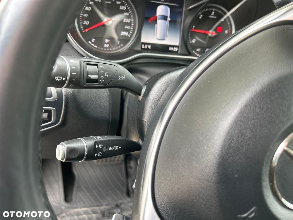 Mercedes-Benz GLC 220 d 4Matic 9G-TRONIC AMG Line - 27