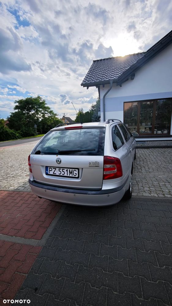 Skoda Octavia 1.6 FSI Ambiente - 7
