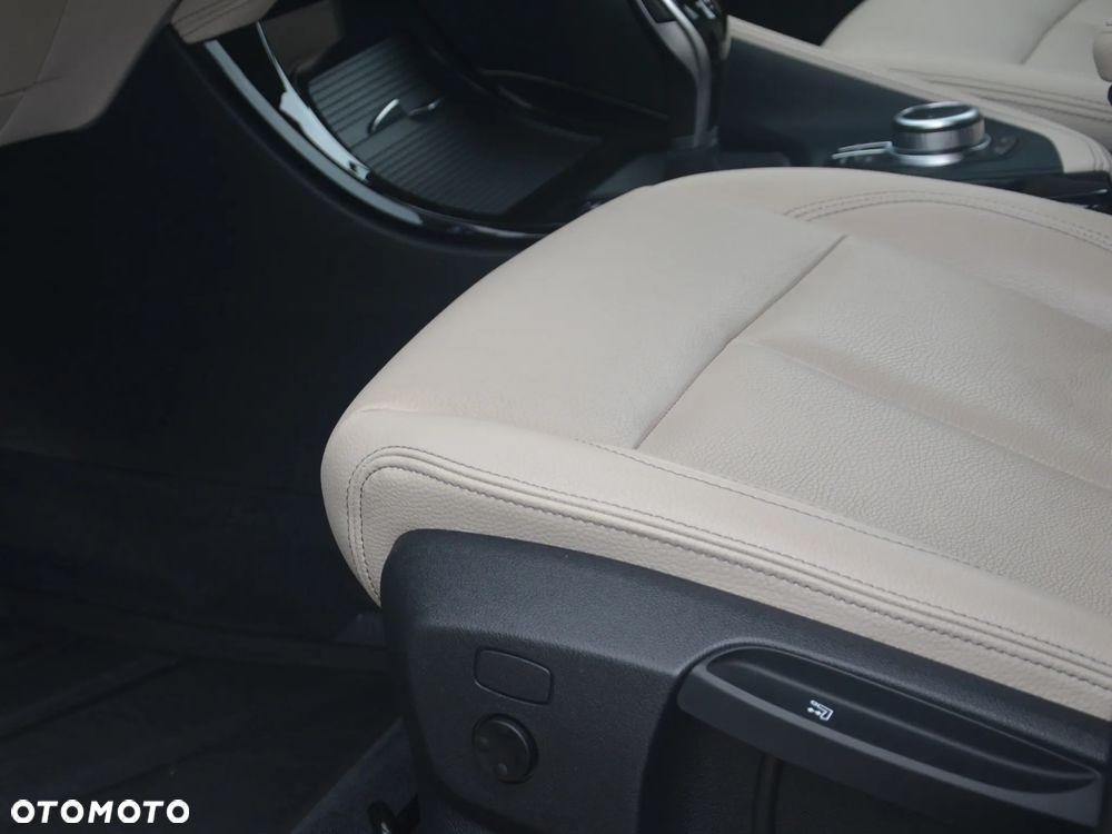 BMW X1 xDrive20i xLine - 9