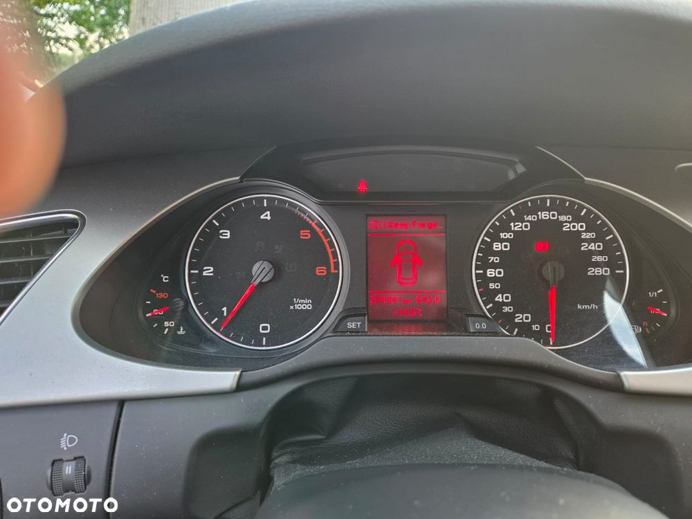 Audi A4 Avant 2.0 TDI - 8