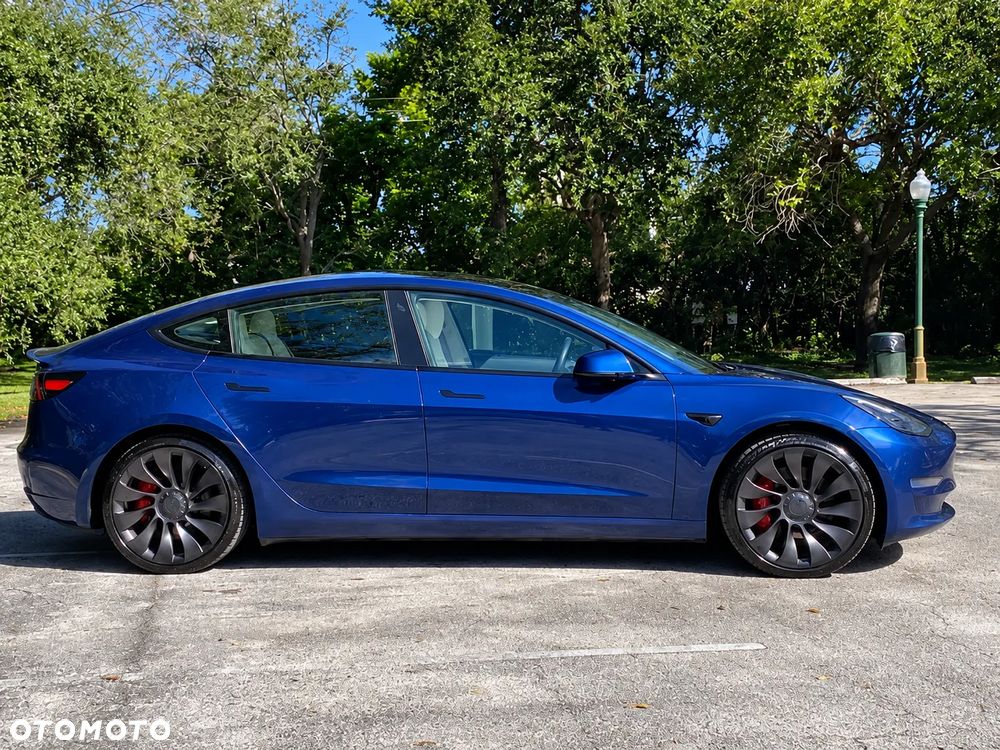 Tesla Model 3 Langstreckenbatterie Allradantrieb Dual Motor Performance - 7