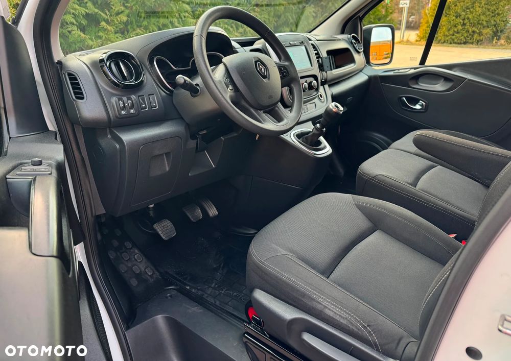 Renault TRAFIC - 2