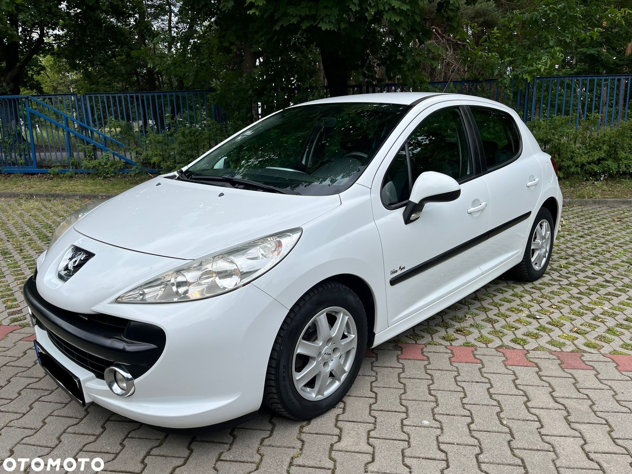 Peugeot 207 - 1