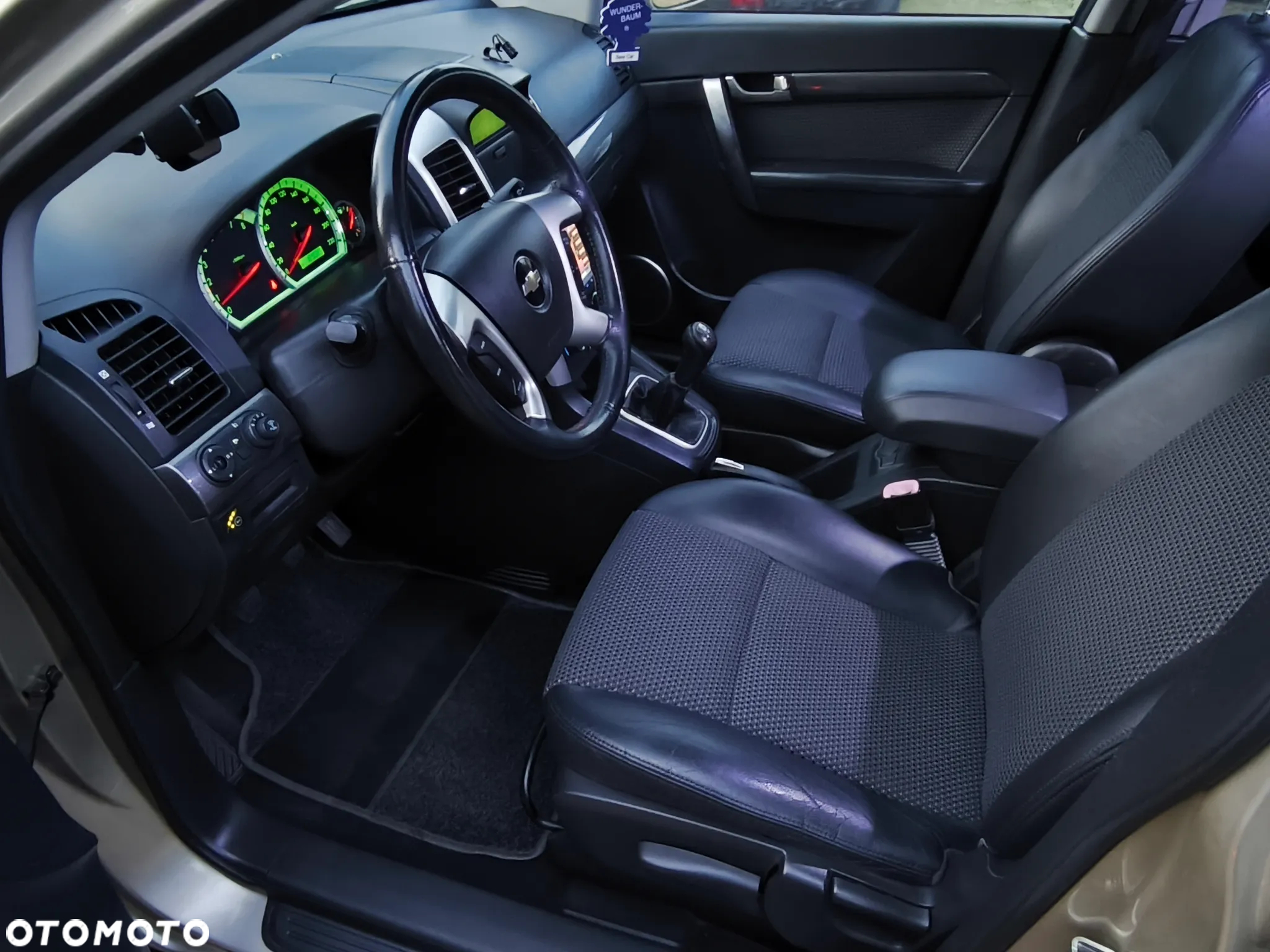 Chevrolet Captiva 2.4 4WD 7 Sitzer LT - 7