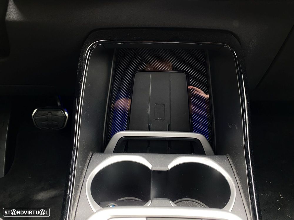 BMW iX1 eDrive20 Pack Desportivo M Pro - 13