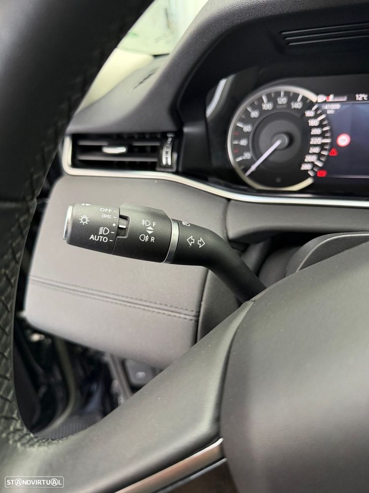 Land Rover Range Rover Evoque P300e R-Dynamic HSE - 18