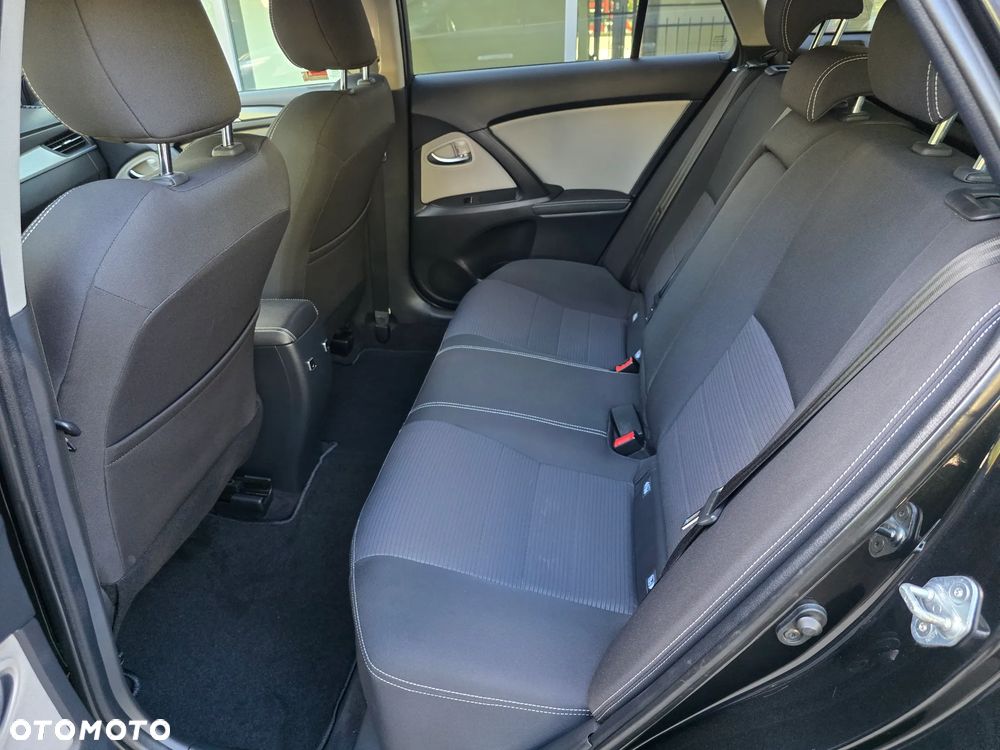 Toyota Avensis - 20