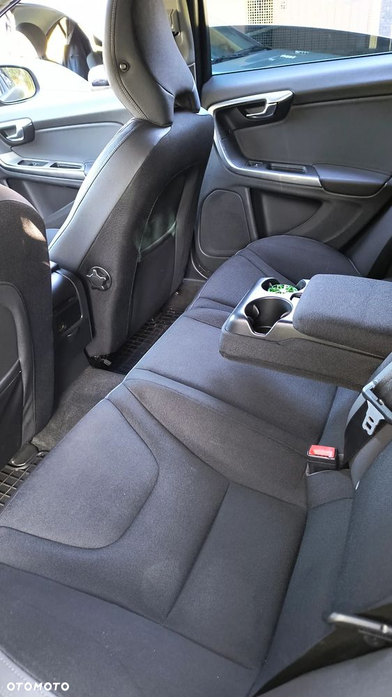 Volvo S60 2.0T Powershift Kinetic - 8