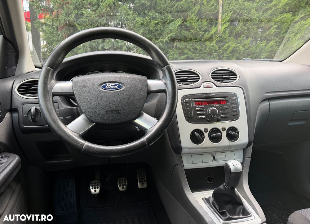Ford Focus 1.6 16V Trend - 17